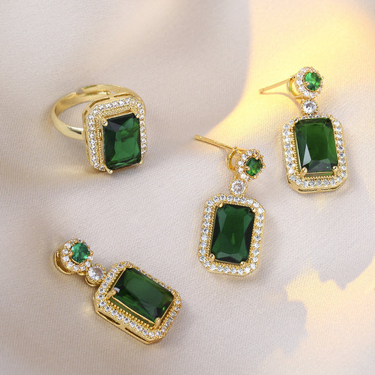 High-quality three-piece necklace set in a non-fading emerald green color.